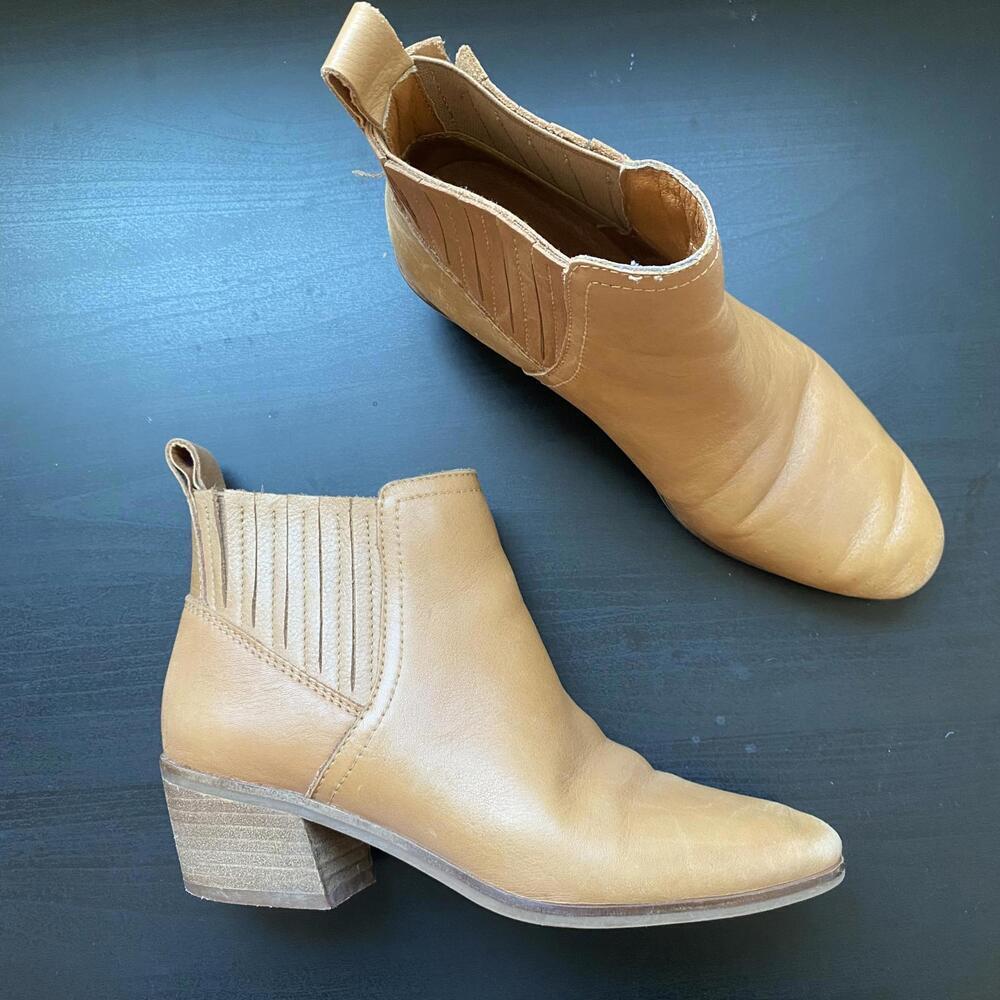 LUCKY BRAND brown ankle booties